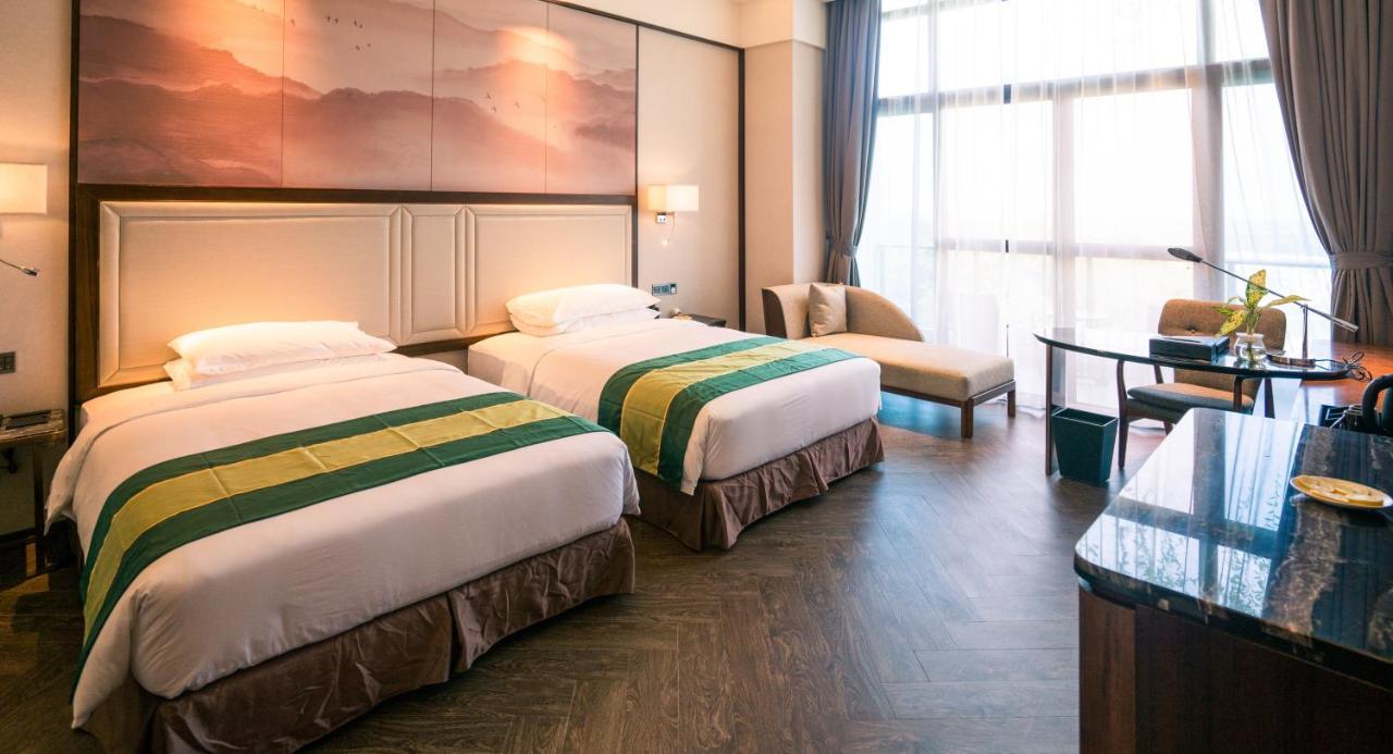 Forest City Golf Hotel نوساجايا المظهر الخارجي الصورة